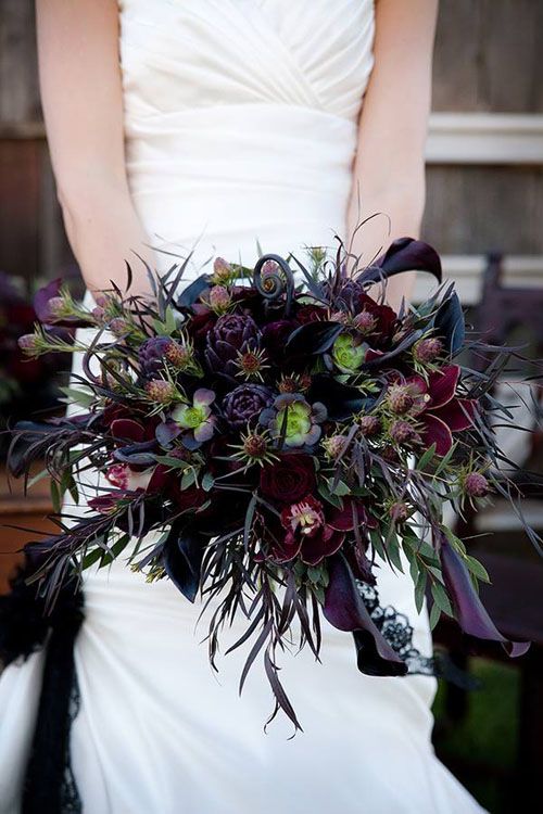 halloween-wedding-ideas-bridal-bouquet